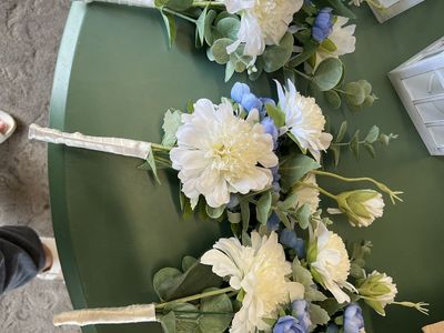 3 bridesmaid bouquets