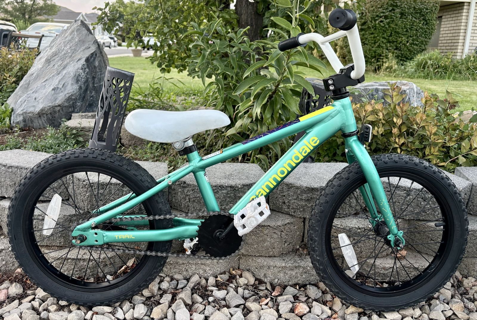 16” Cannondale bike excellent condition 