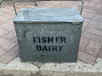 FISHER DAIRY milk box vintage.