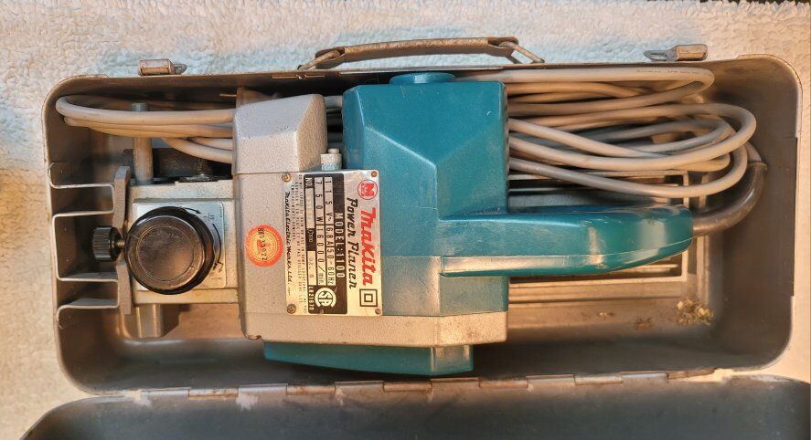 Makita power planer
