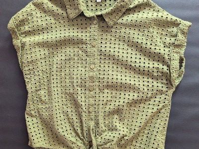 Stem & Vine Women's Olive Green Eyelet Button-Down Front-Tie Top - Size XL