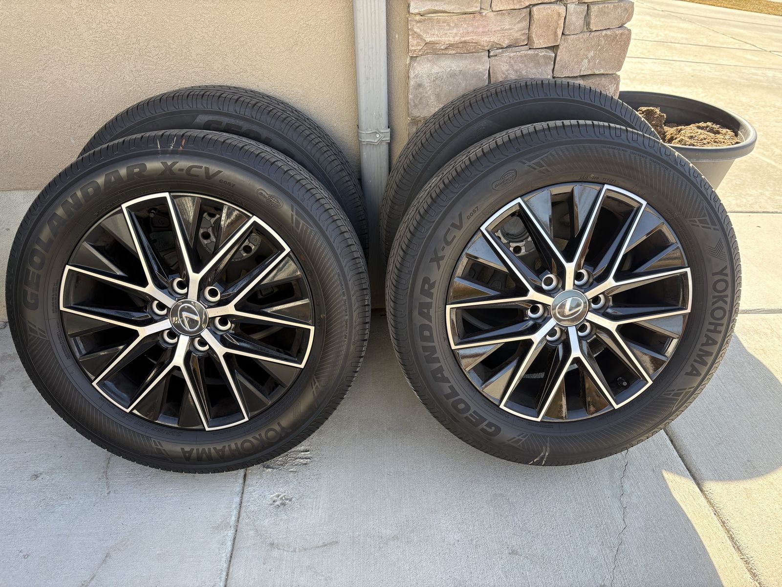 Lexus GX 550 Premium+ (4) wheels & tires