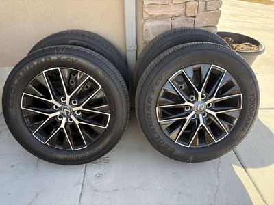 Lexus GX 550 Premium+ (4) wheels & tires
