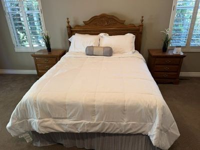 Complete 5 Piece Queen Bedroom Set