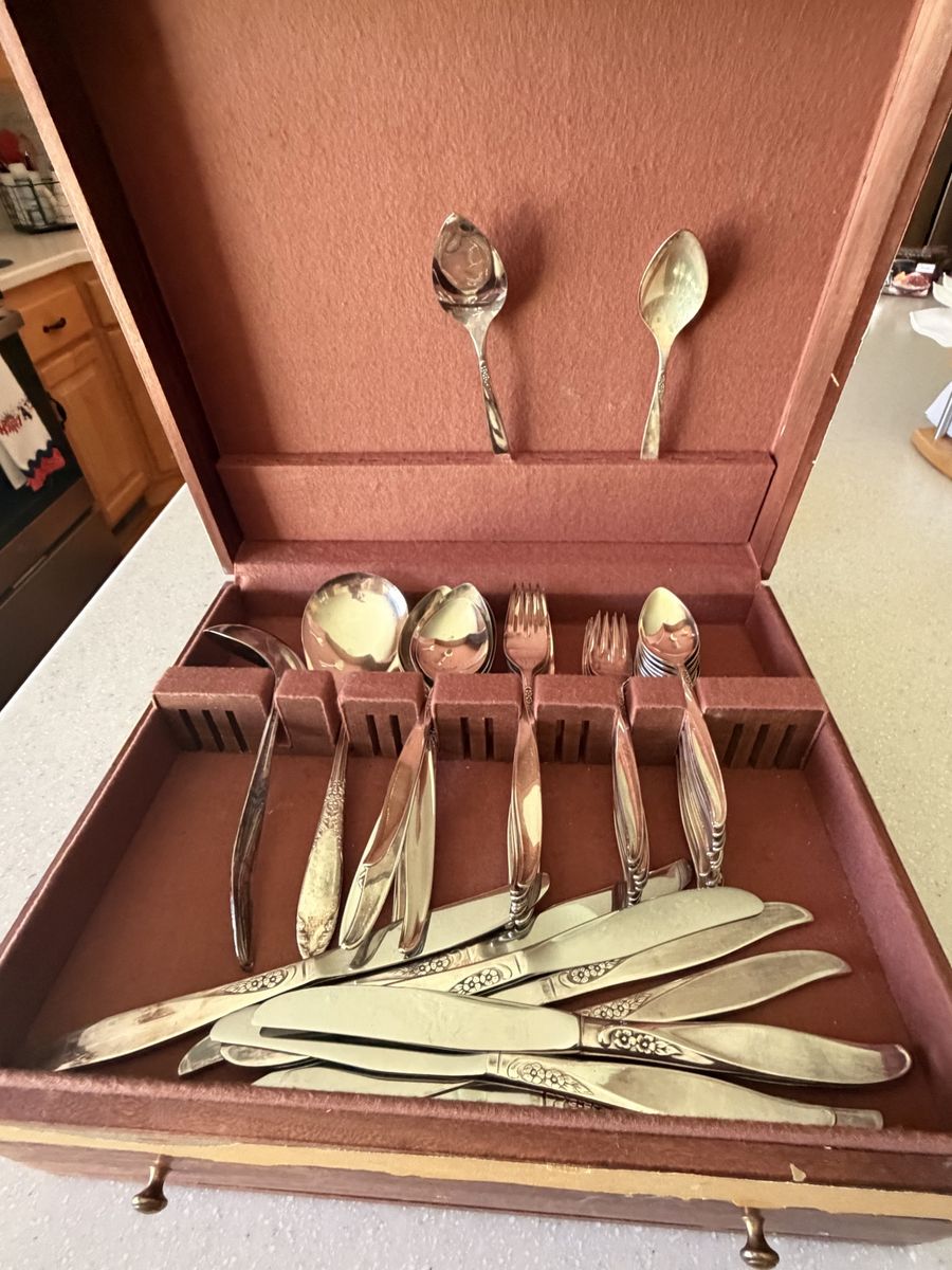 Vintage Oneida tableware set