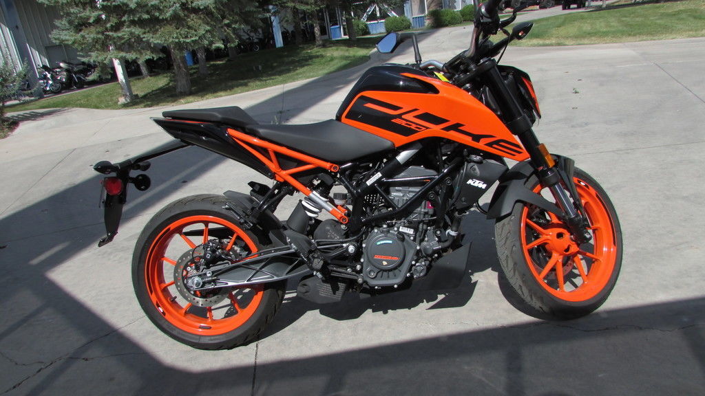 2023 KTM 200 Duke