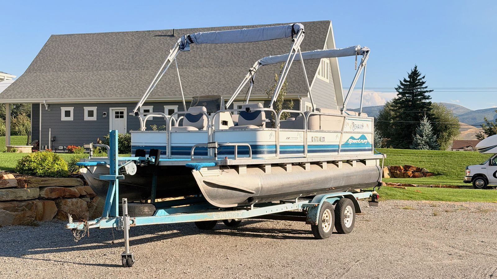 18' Pontoon