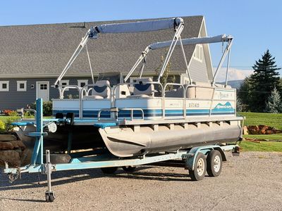 18' Pontoon