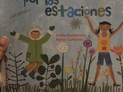 Un recorrido por las estaciones by Stella Blackstone & Maria Carluccio - Barefoot Books - Seek & Find Book