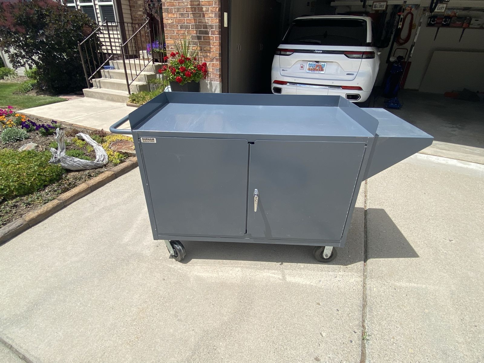 Main image 6