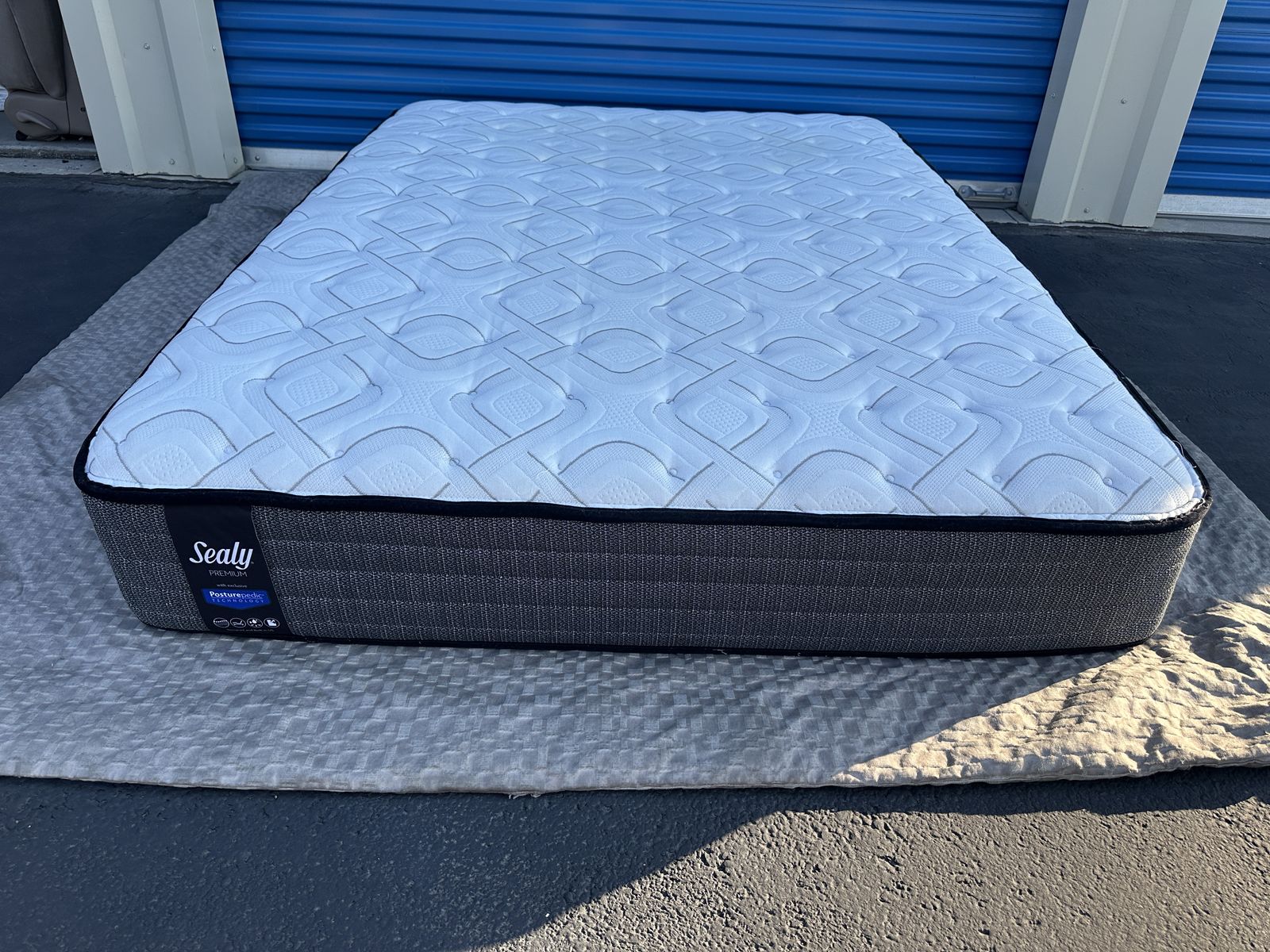 12" Sealy Premium Posturepedic Queen Mattress