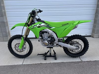 2025 Kawasaki Kx450x with only 29 hours on it! Still like new.
