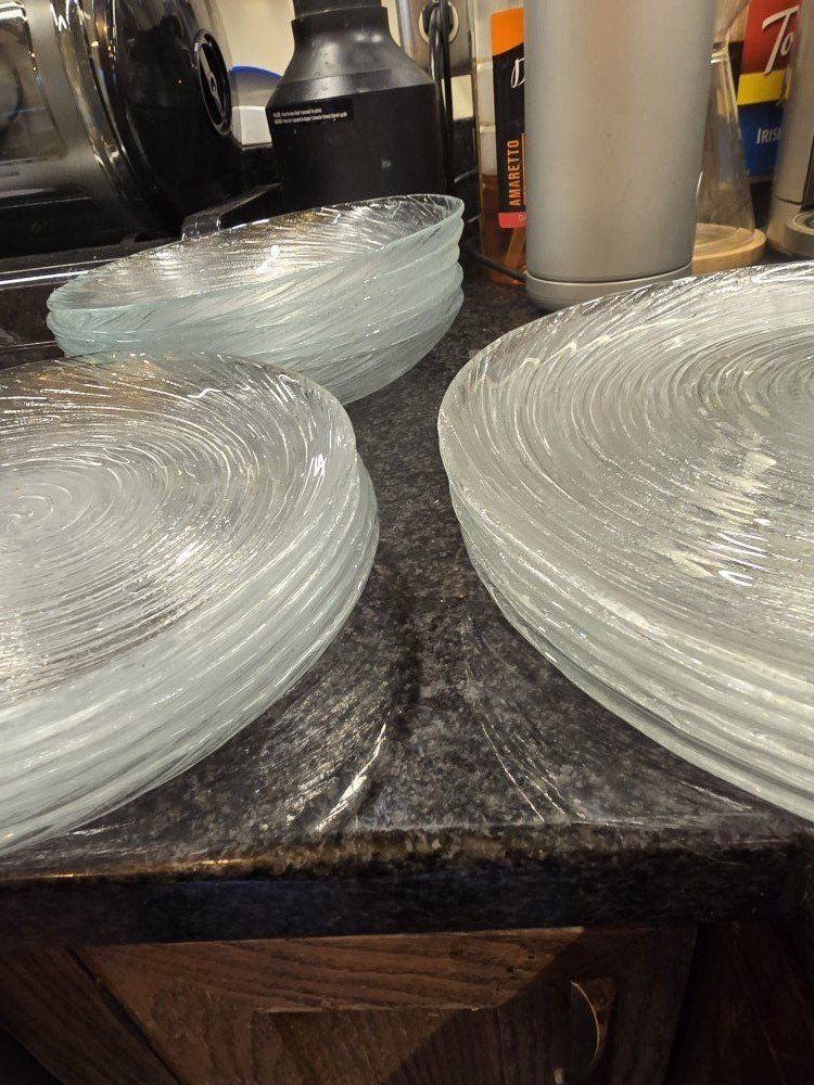 18 Piece Unused Dishware Set