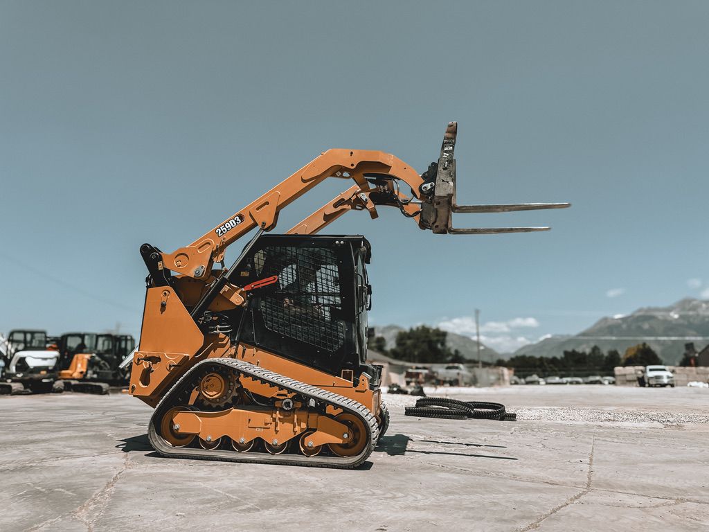 Large Track Skid Steers for Rent. CTL with Enclosed Cab and AC. Cat 259, Kubota SVL75-3