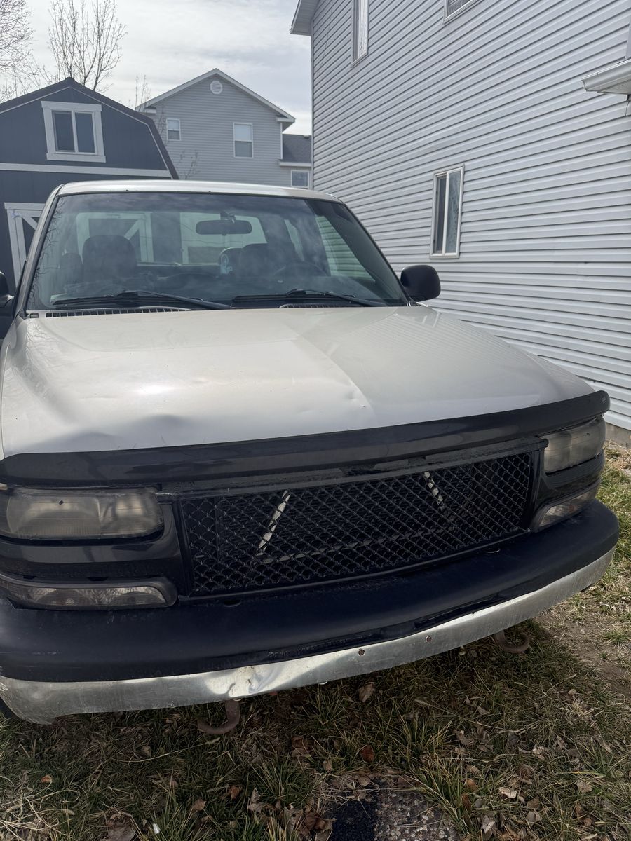 2000 Chevrolet Silverado 1500 LS