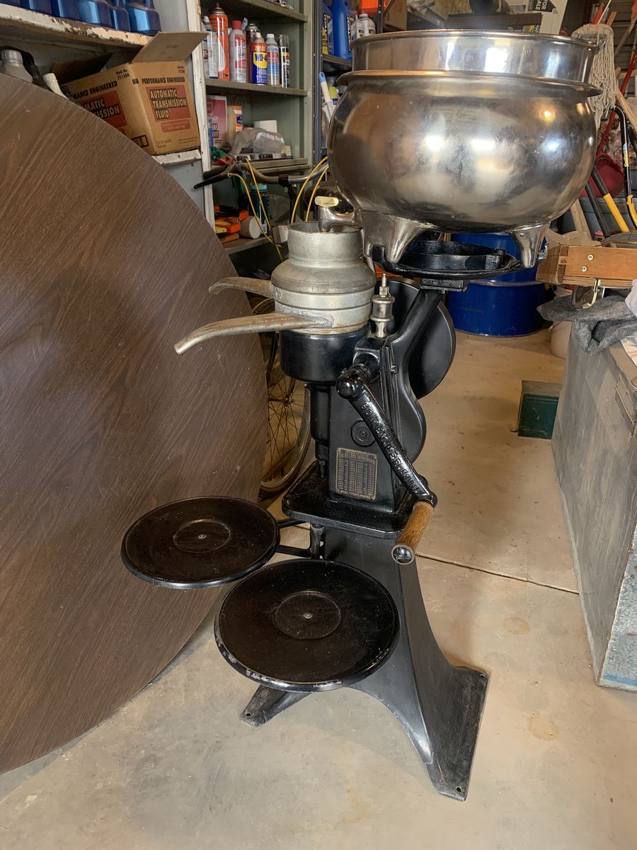 1913 DELAVAL CREAM SEPARATOR