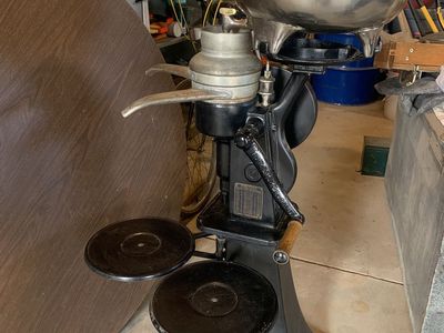 1913 DELAVAL CREAM SEPARATOR