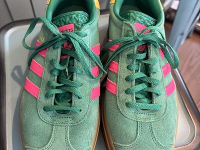 Women’s Adidas Gazelle Platform Sneakers Size 7 Green/Pink