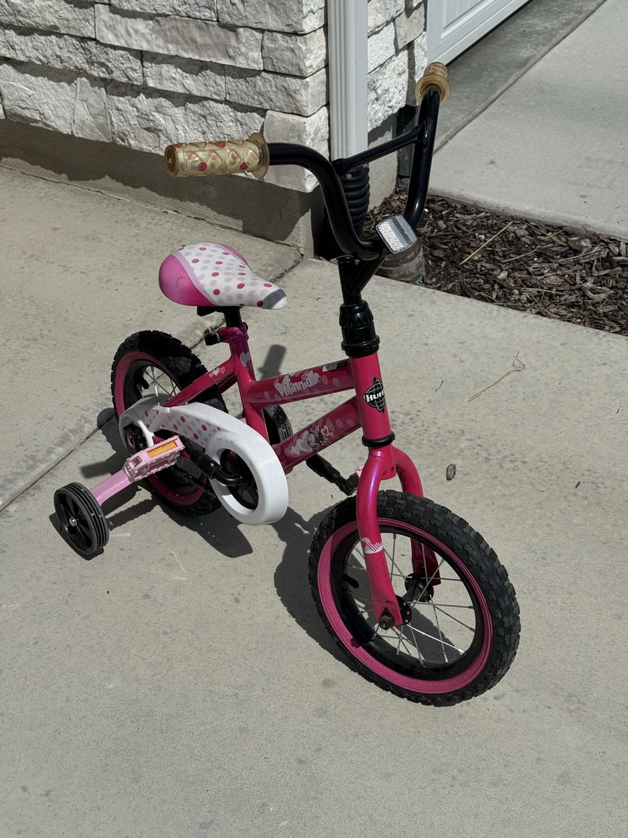 Huffy 12” Minnie Mouse Bike with Training Wheels