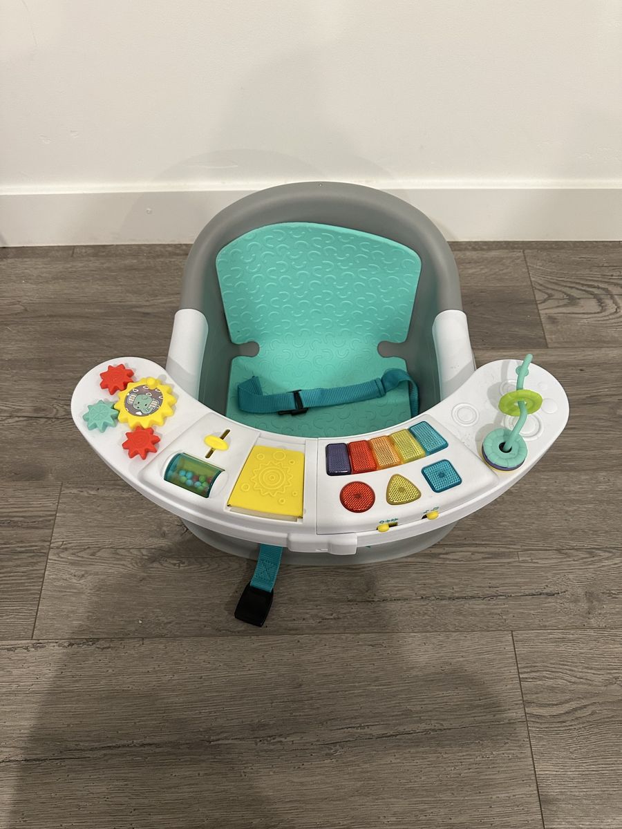 Infantino Music & Lights Booster Seat