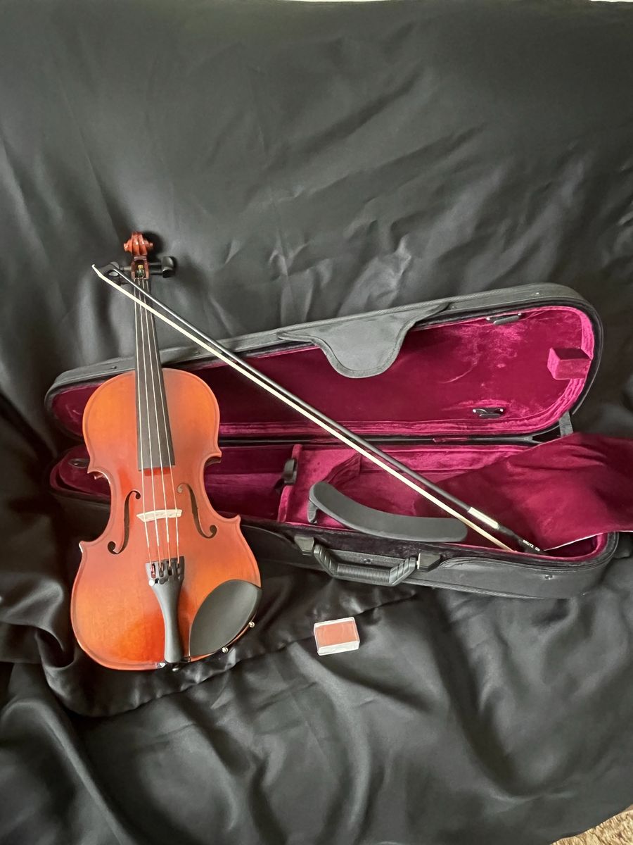 LIKE NEW! 4/4 KRUTZ 100 Violin Package