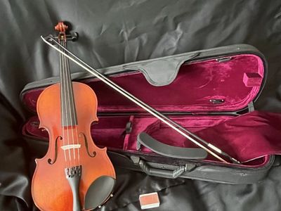 LIKE NEW! 4/4 KRUTZ 100 Violin Package