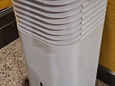 Small portable, windowless room swamp cooler