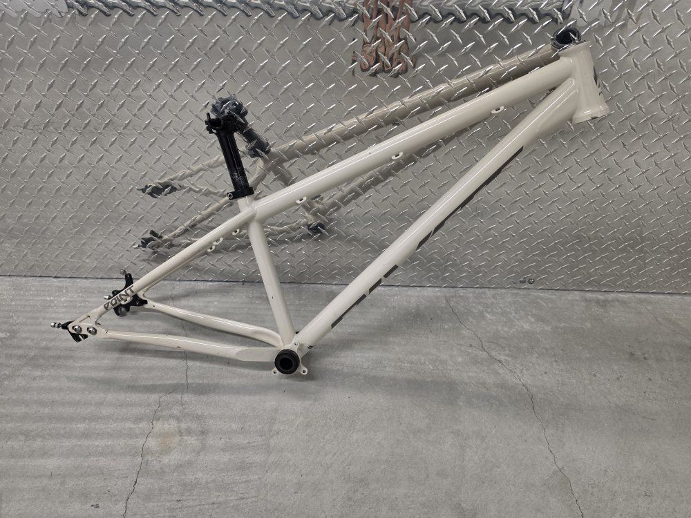 Pivot Point Dirt Jumper dj frame