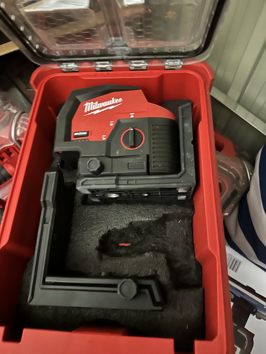 Milwaukee M12 Laser