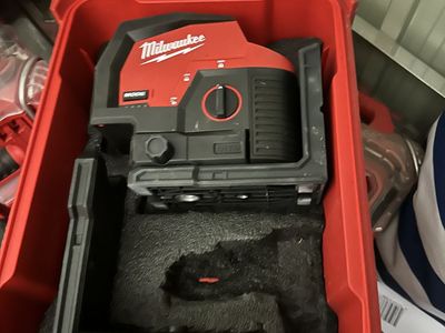 Milwaukee M12 Laser