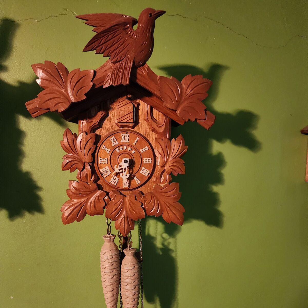 Nice Poppo Cuckoo clock plays music also