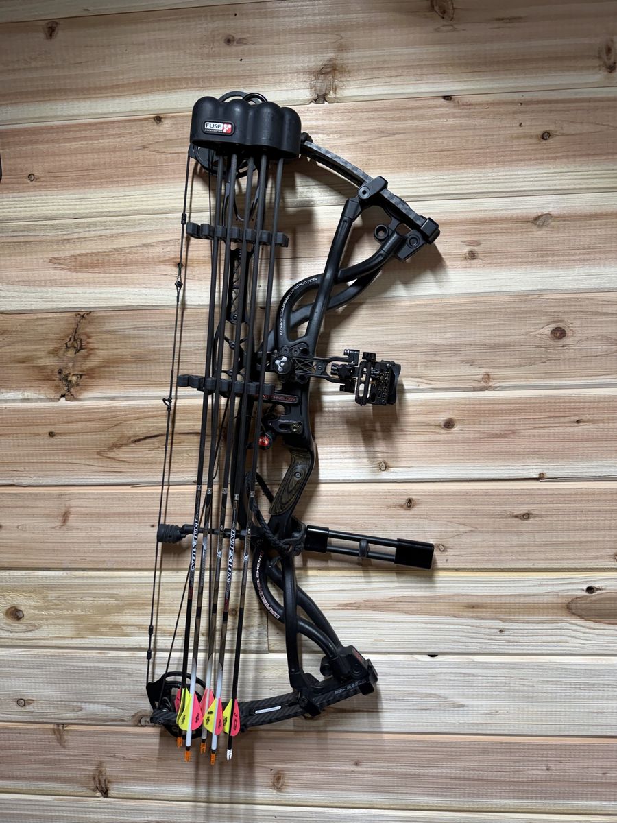 Hoyt Carbon Element G3
