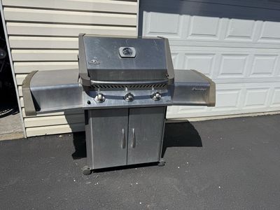 Napoleon 3-Burner Grill