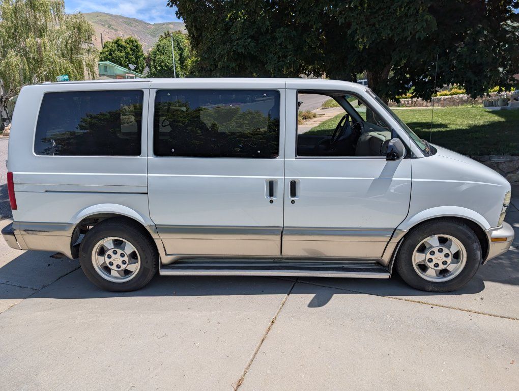 2003 Chevrolet Astro Van Base