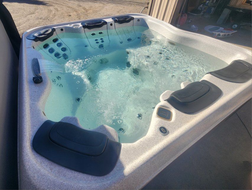 2017 Bullfrog Spas A7LSS Hot Tub w/Bluetooth Sound