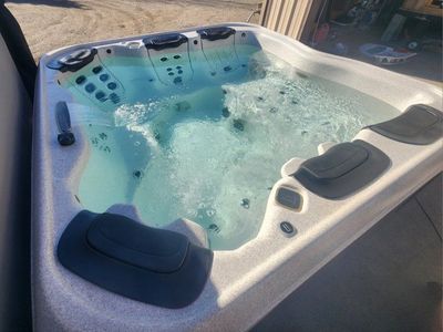 2017 Bullfrog Spas A7LSS Hot Tub w/Bluetooth Sound
