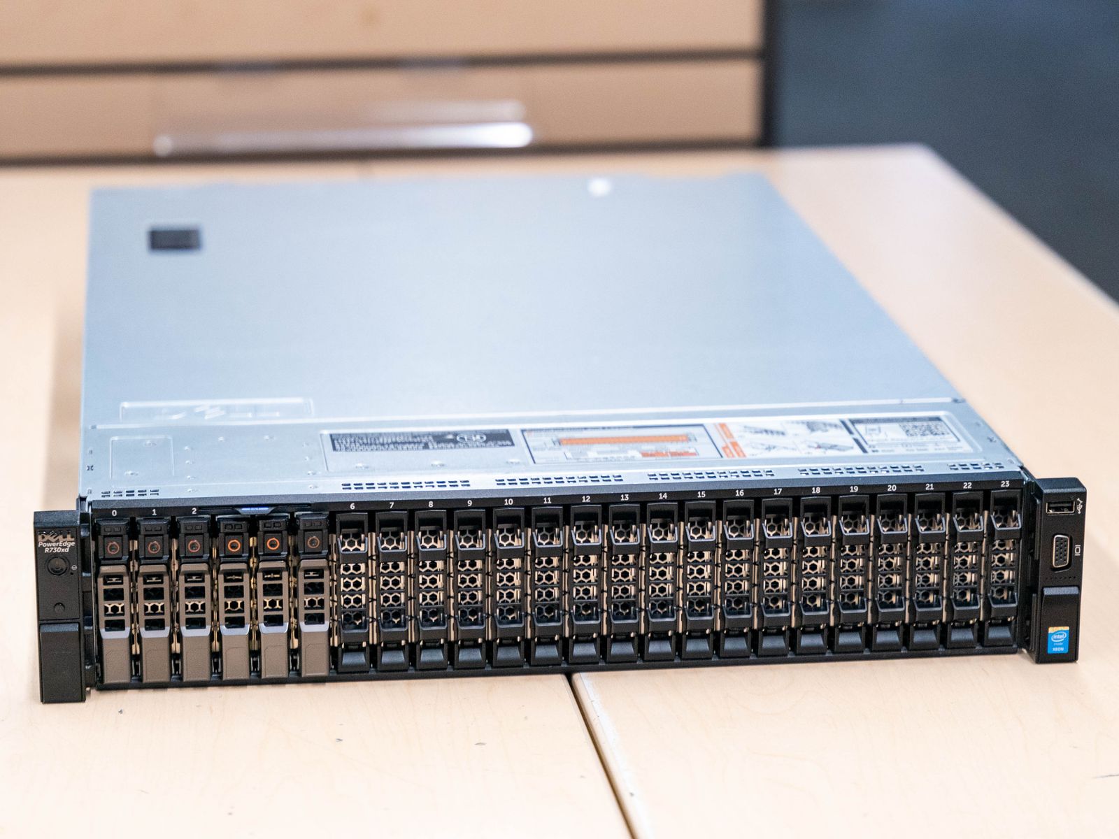 Dell Poweredge R730XD Server | 28 CPU Cores, 128GB RAM, 26x SSD/HDD Bays, 10G Networking