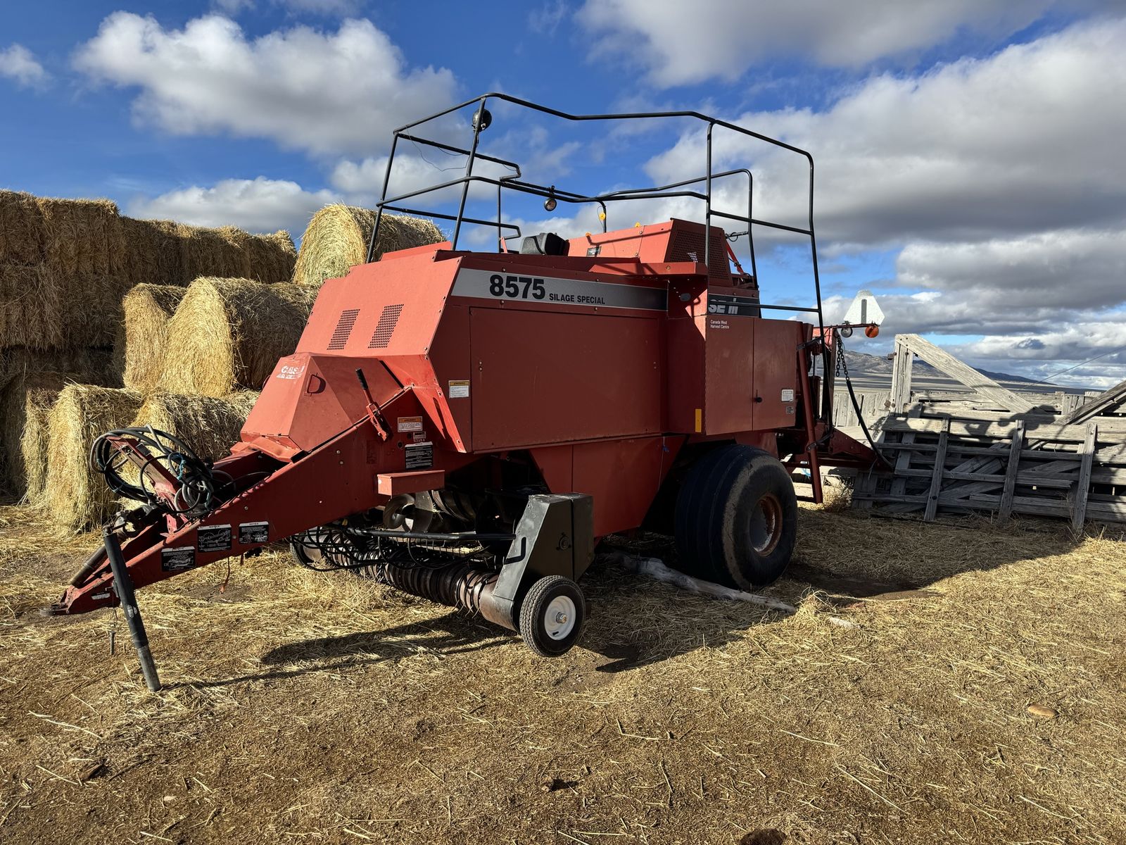 Case 3x3 Baler