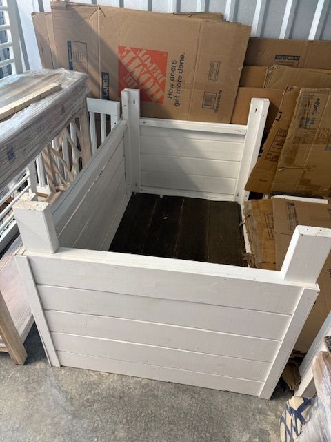Custom dog kennel (2)