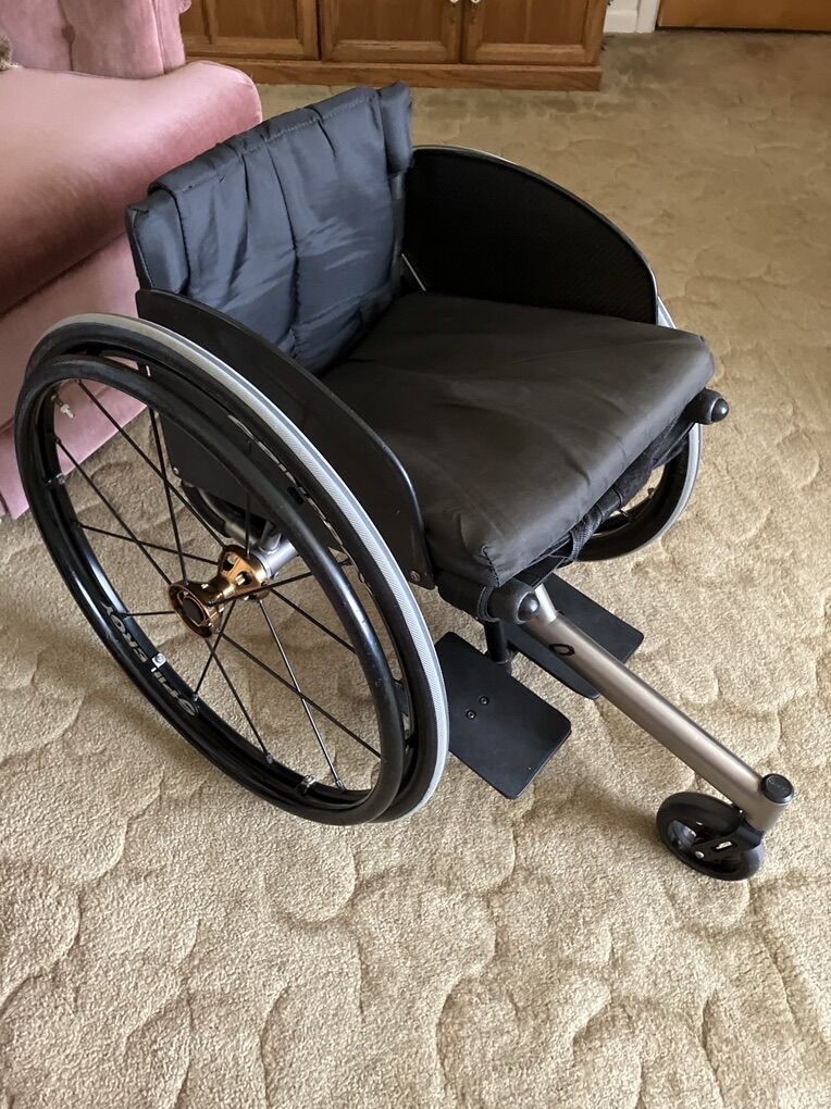 Very Good Condition Top End Sports T3 Wheelchair