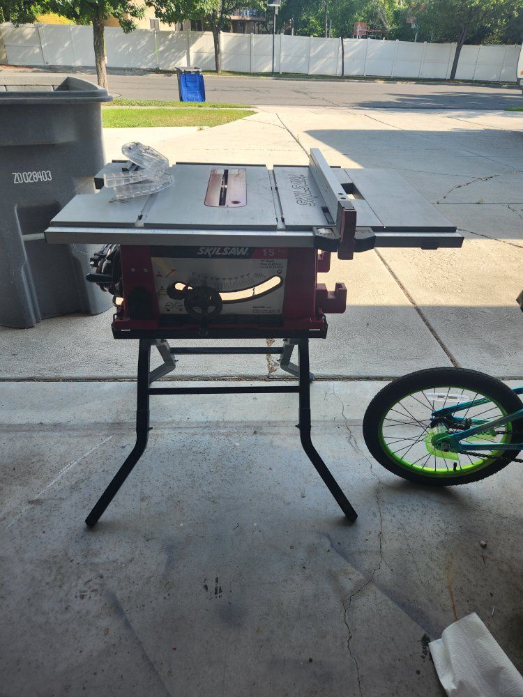 SKILSAW 3410-02 10" 15-Amp Table Saw with Stand - Portable & Powerful