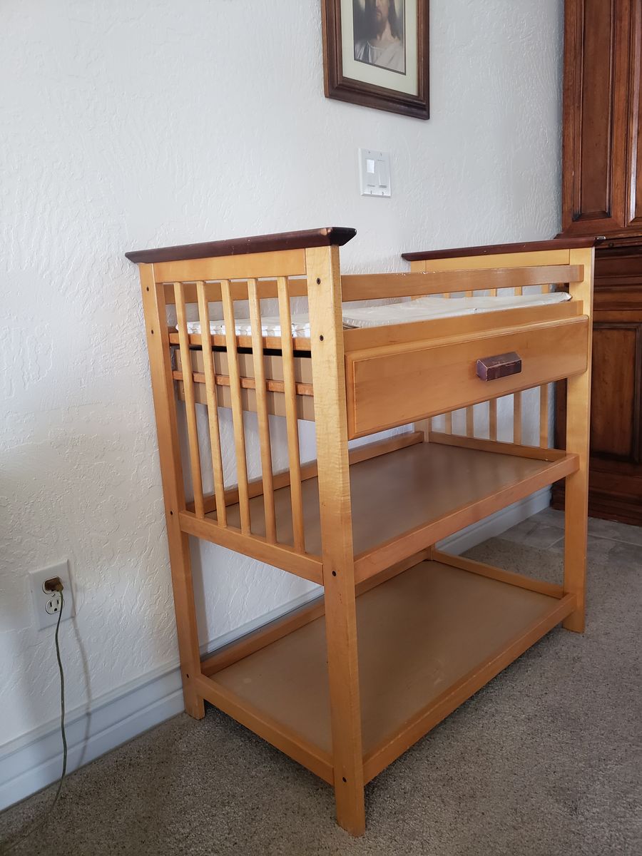 Gerry Changing Table