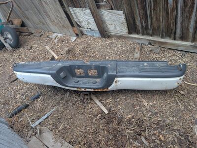 00-06 Toyota Tundra Bumper and Hitch w/ Camper Tie