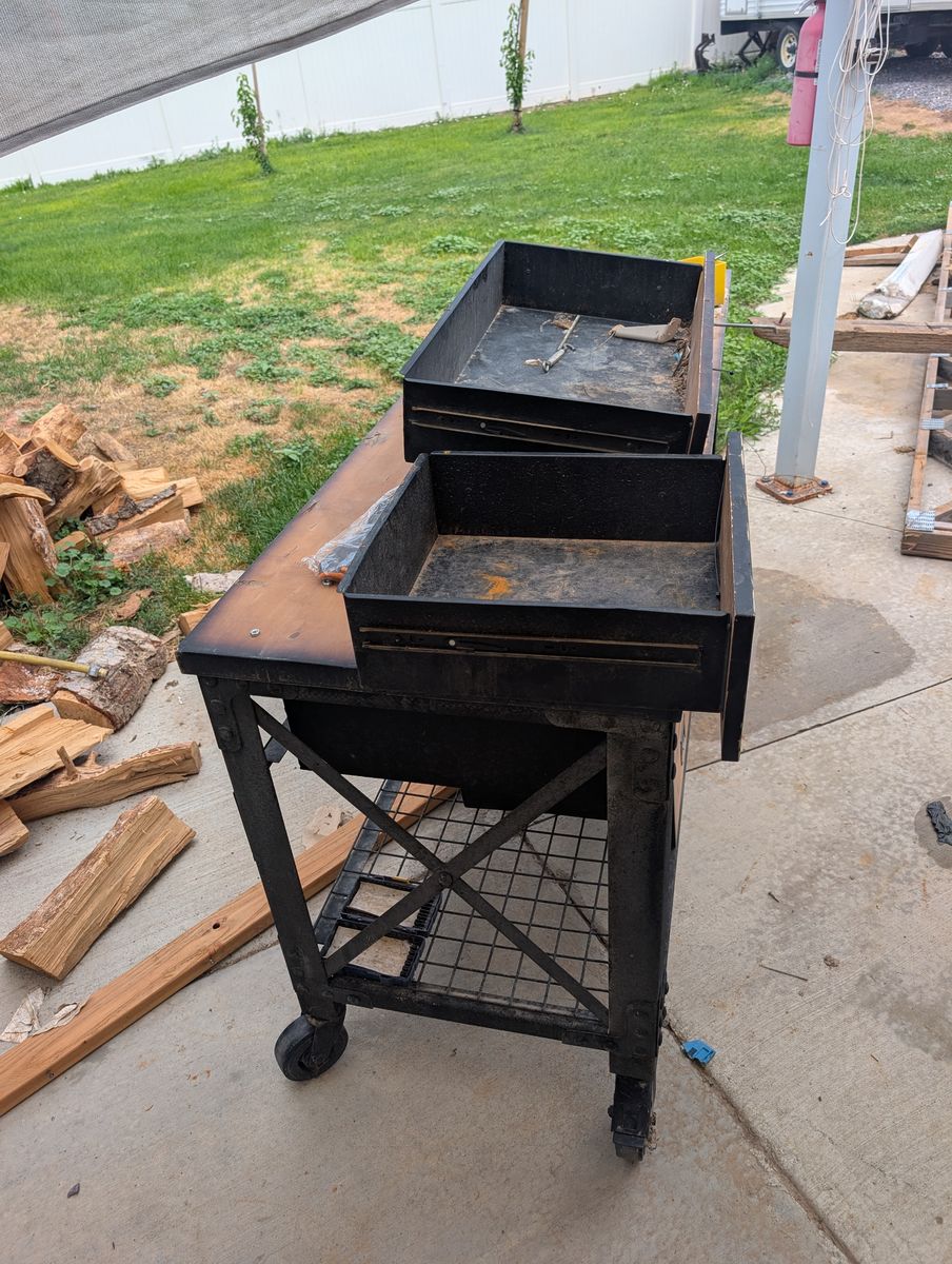 Free Workbench with 3 drawers