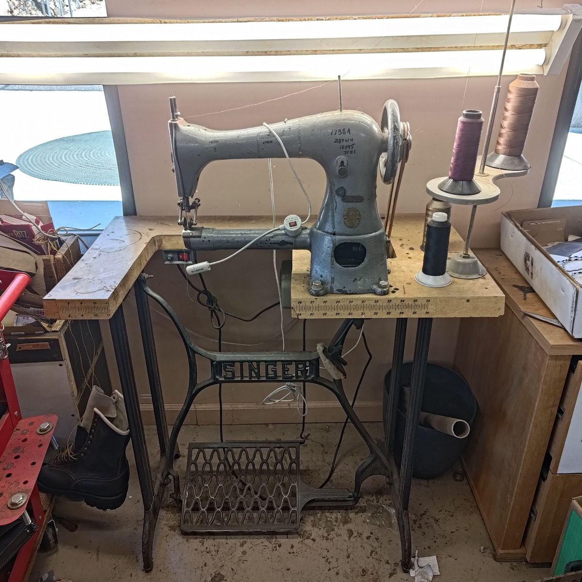 Singer 17-23 cylinder arm sewing machine