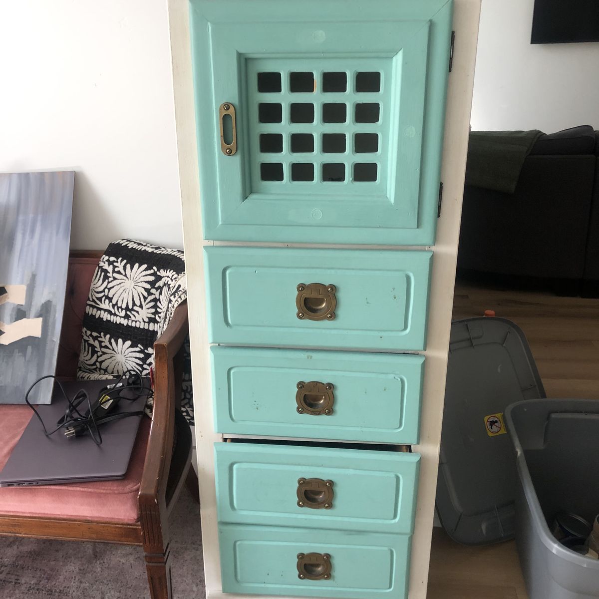 FOUR DRAWER WOOD SET OF DRAWERS