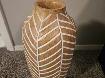 New decorative wood vase
