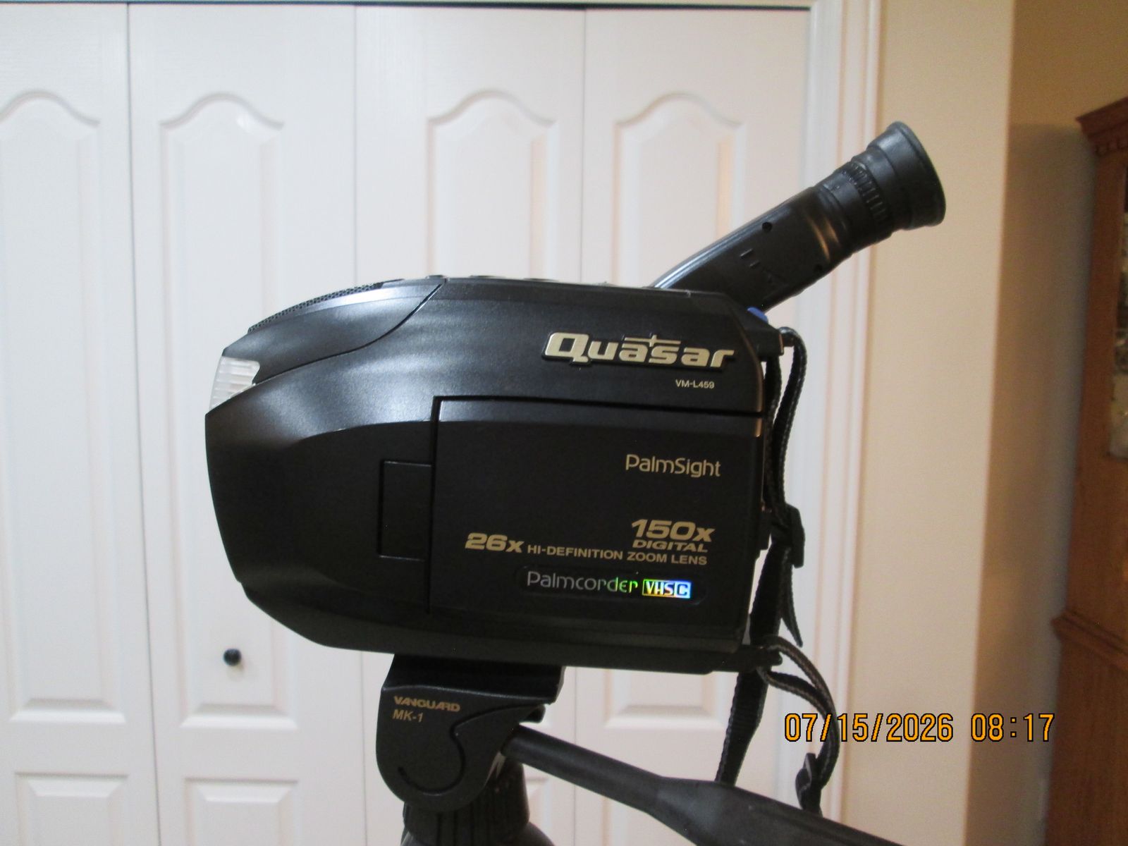 Quasar Palmcorder VHS-C VM-L459 Camcorder w/ 26x Zoom Lens, Tripod, Bag & Manual