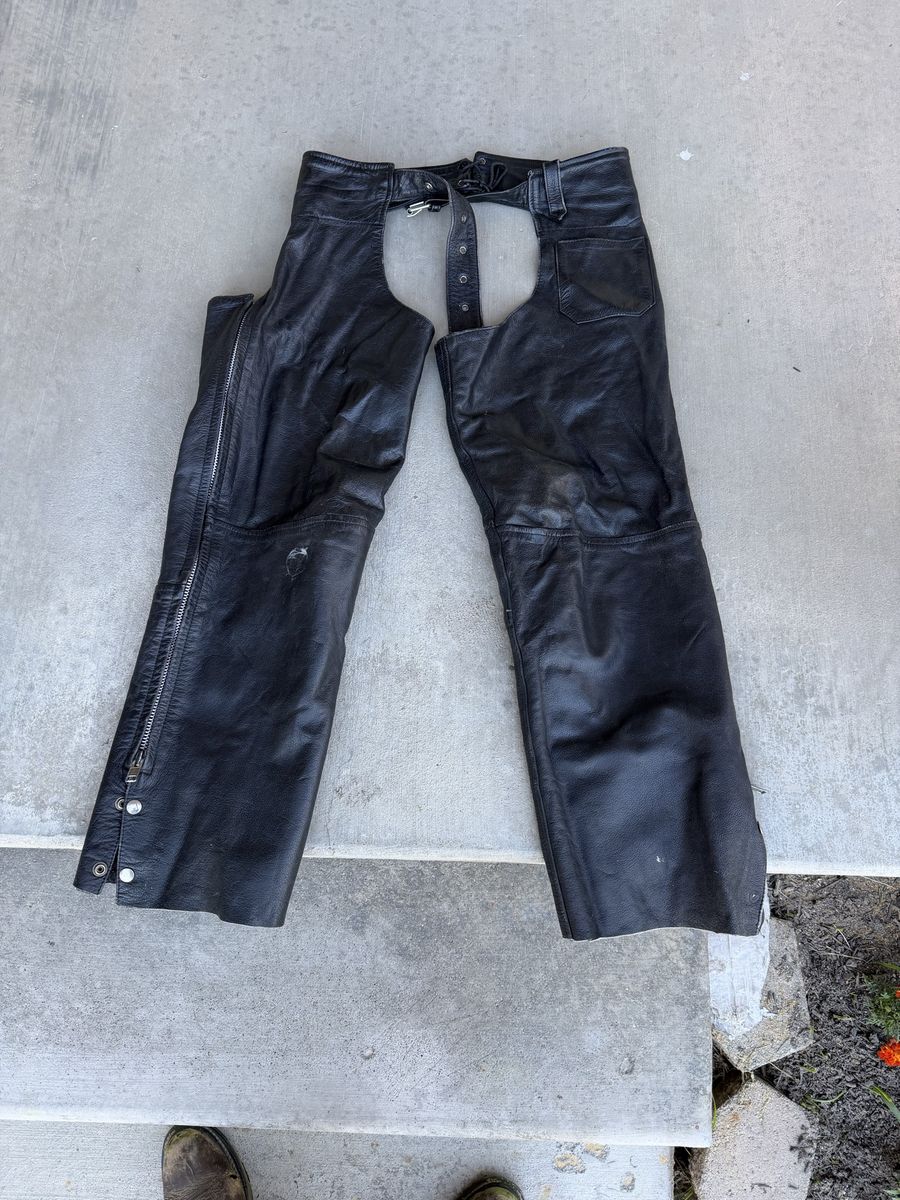 Leather motorcycle chaps