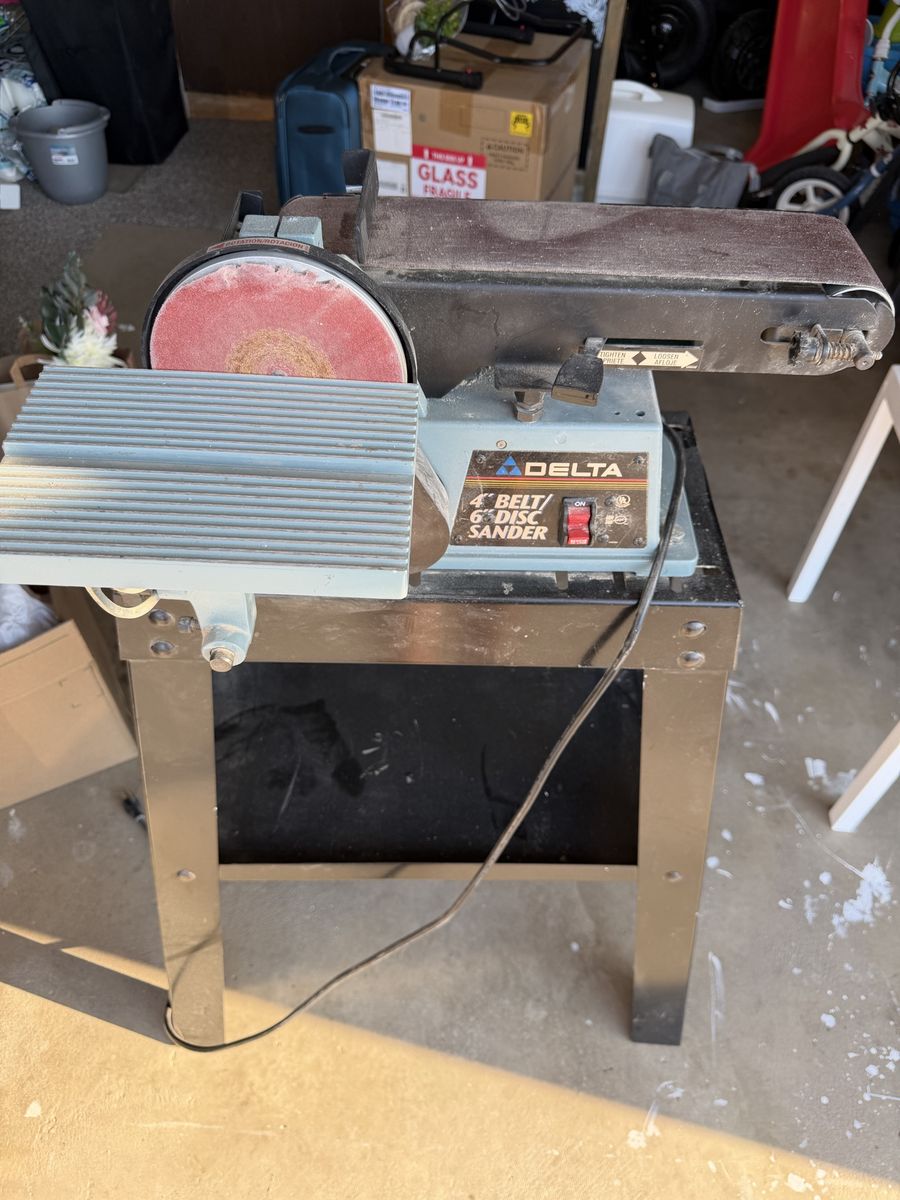 Delta 4 Inch Belt & 6 Inch Disc Sander with Metal Stand